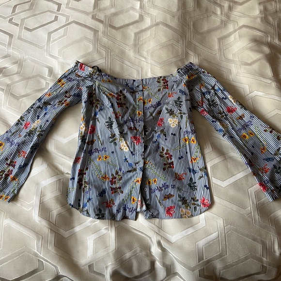 COPY - Bailey 44 Off shoulder floral top - Picture 4 of 8